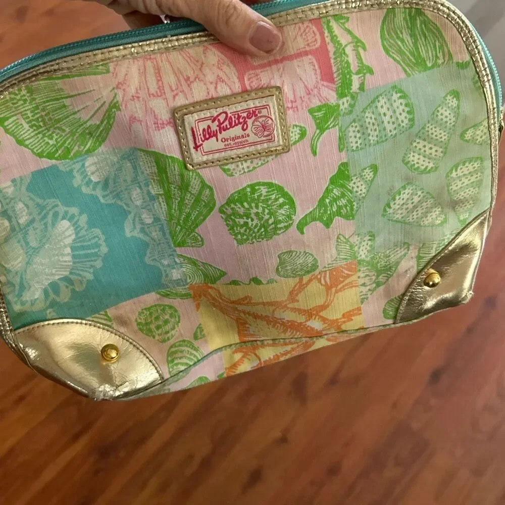 Vintage Lilly Pulitzer seashell themed pink turquoise large cosmetic case. As is
